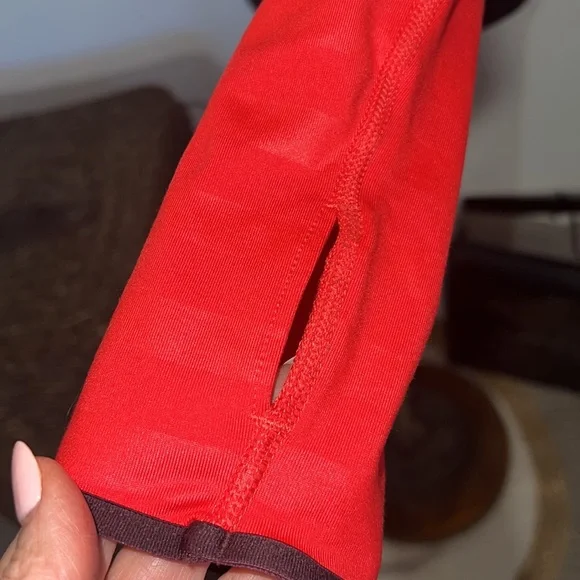 NIKE PRO dri-fit red long sleeved top! Thumb holes. Zipper. New w/o tags. - Picture 6 of 8
